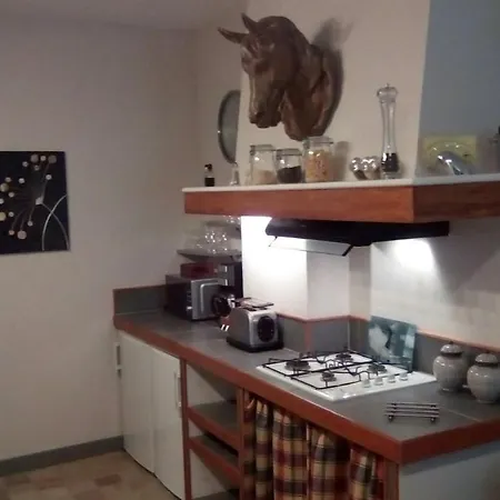 Апартаменты Au Gre Du Voyage Юзес